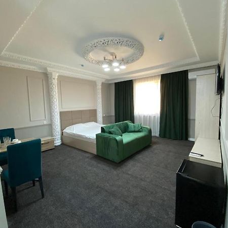 Sapphire Hotels Taraz Exterior foto